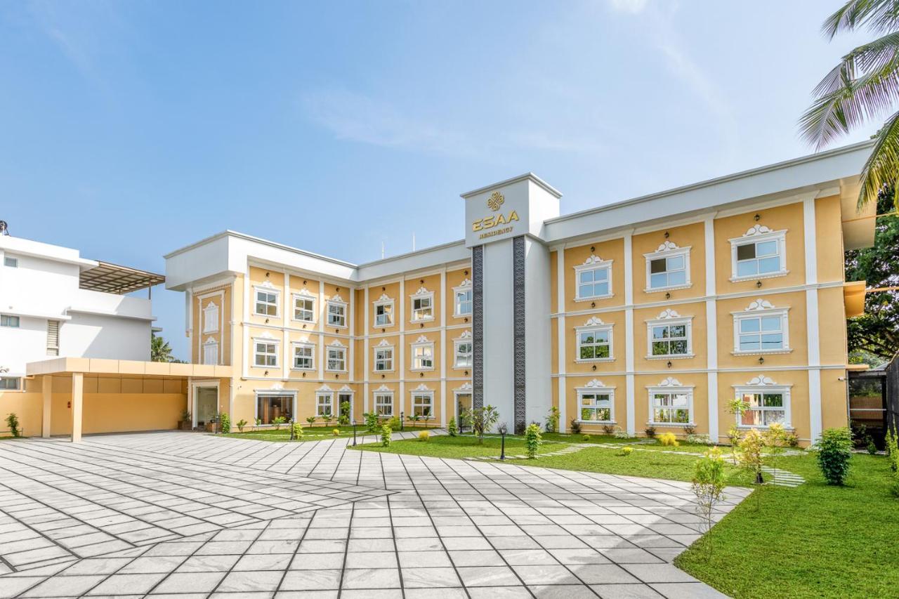 Esaa Airport Hotel Kochi Exteriör bild