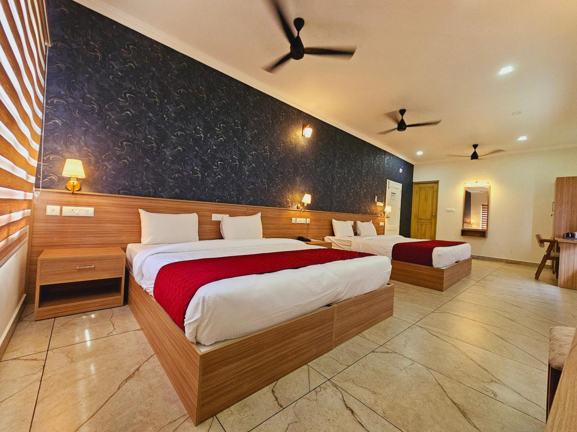 Esaa Airport Hotel Kochi Exteriör bild